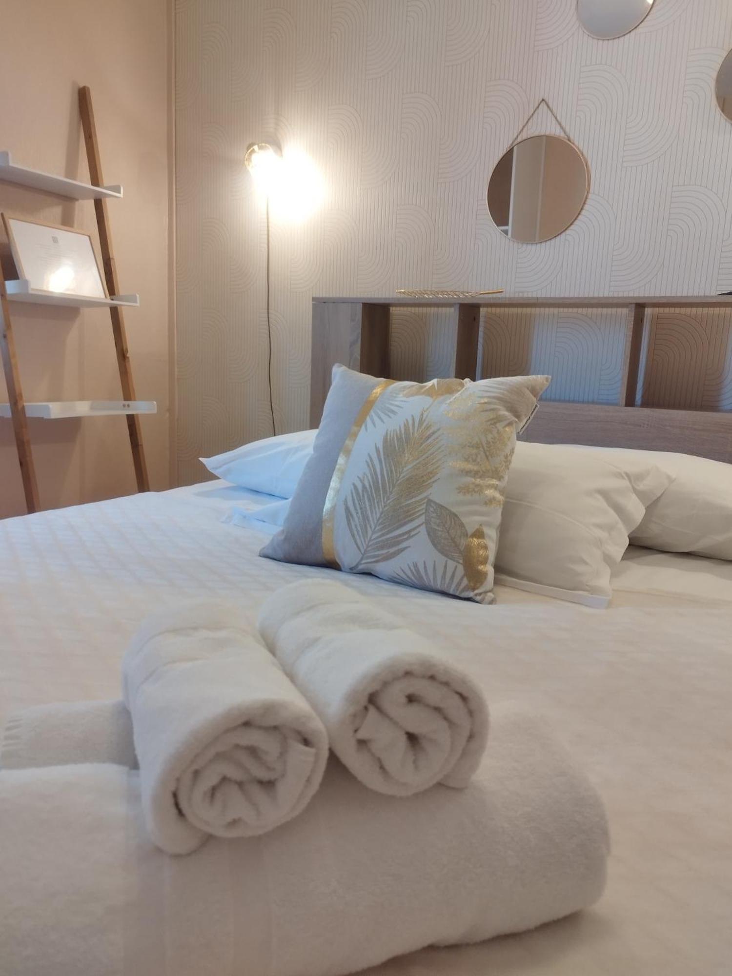 Hotel Les Thermes โจนแซค ภายนอก รูปภาพ